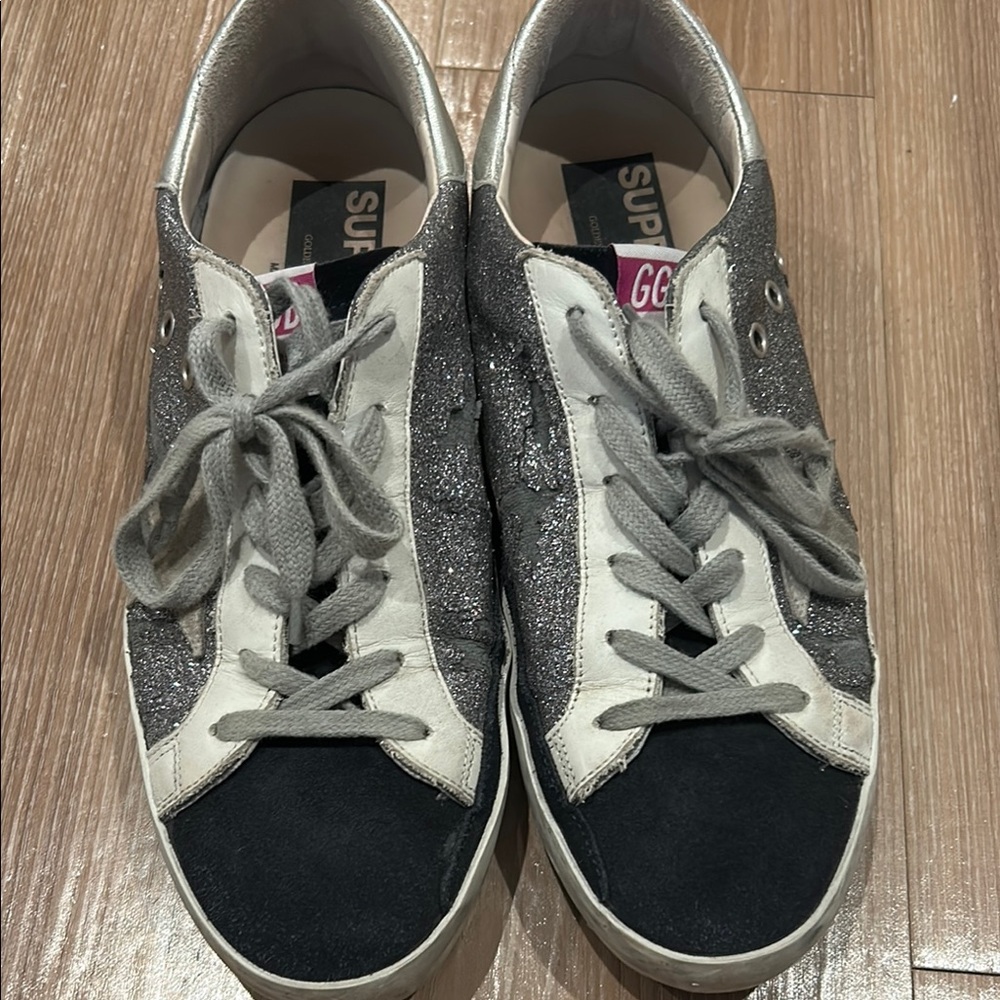 Golden Goose Silver and Black Sneakers Modern Athletic Style